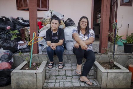 Divididos entre ficar e ir embora, moradores da Ilha da Pintada tentam recomeçar a vida