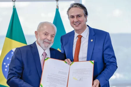 Lula e o ministro da Educação. Foto: Ricardo Stucket/PR