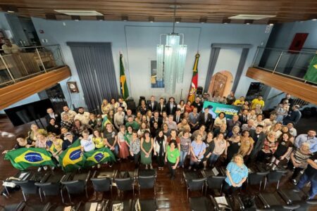 Ato de lançamento da Frente Parlamentar contra Doutrinação Ideológica no Ensino, em novembro de 2023. Foto: ALRS/Divulgação