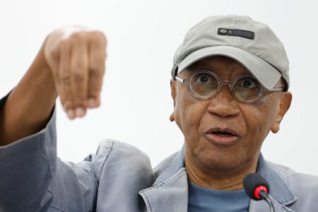 Hélio Santos: Movimento negro deve parar de usar band-aid para curar fratura exposta
