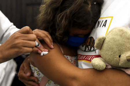 Cobertura vacinal completa contra covid em crianças não chega a 12%