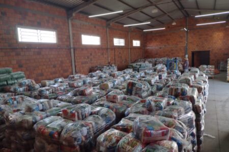 Depósito de cooperativas em Santa Maria reúne milhares de produtos prontos para serem entregues | Foto: Divulgação