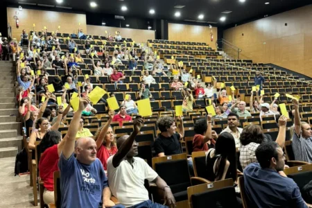 Docentes da UNB decidem por greve; outras universidades também se mobilizam pela campanha salarial | Foto: Divulgação/ADUnB
