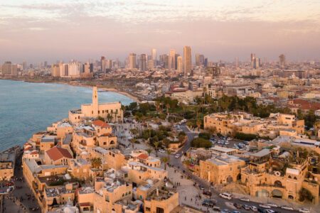 A capital de Israel, Tel Aviv, às margens do Mar Mediterrâneo. Foto: Unsplash/Shai Pal