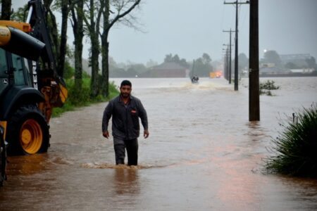 Governador decreta estado de calamidade no RS por conta de chuvas intensas e cheias