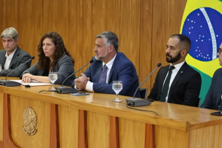 Ministros confirmam adiamento do Concurso Nacional Unificado em todo o Brasil
