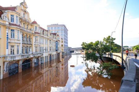 Mesmo com dia de sol, nível do Guaíba continua acima de 5,20 em Porto Alegre