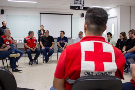 Reunião da Cruz Vermelha com o governo estadual ocorreu no campus da Faculdade Anhanguera, em Caxias do Sul. Foto: João Pedro Rodrigues/GCC