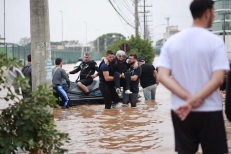Resgate de pessoas afetadas pela enchente em Canoas | Foto: Divulgação/Prefeitura de Canoas