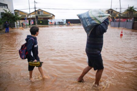 Prefeitura monta dois novos abrigos para atingidos pela enchente; mais de 500 estão alocados