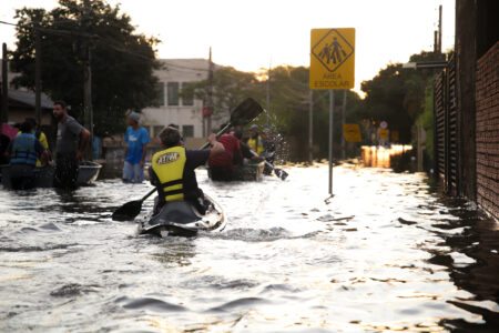 Enchente no Guaíba em Porto Alegre, Zona Norte. Foto: Isabelle Rieger/Sul21