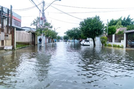 Região Metropolitana: Rios dos Sinos e Jacuí avançam e prefeituras orientam evacuações