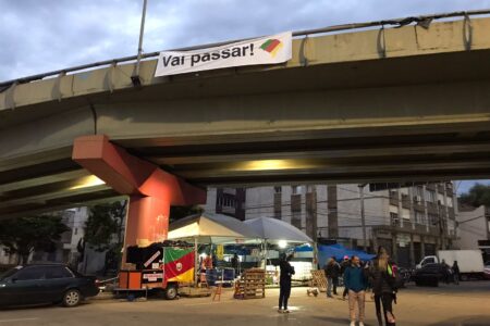 Viaduto na zona norte de Porto Alegre virou local de resgate de milhares de pessoas. Foto: Arquivo pessoal