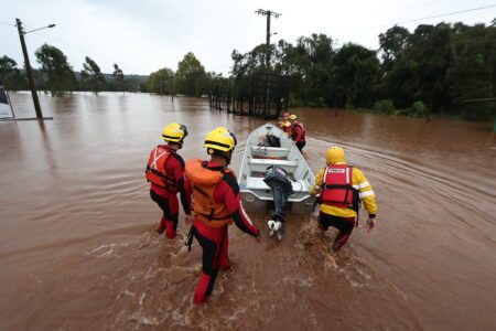 Chuvas no RS causam 13 mortes e 21 pessoas estão desaparecidas