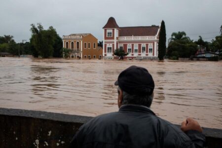 Moradores de São Leopoldo relatam dificuldades para acessar benefícios após enchente